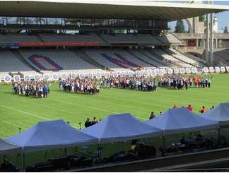 264 JEUNES PRESENTS: UN RECORD.