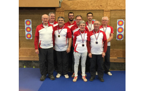 2 TITRES ET 4 PODIUMS